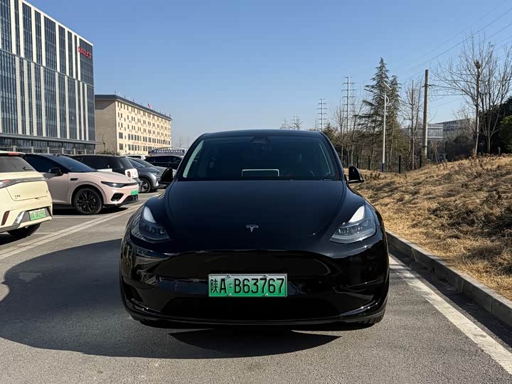 Фото 1 - Tesla Model Y