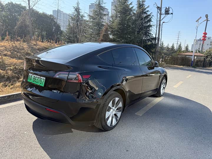 Фото 4 - Tesla Model Y