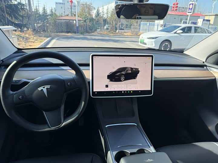 Фото 6 - Tesla Model Y