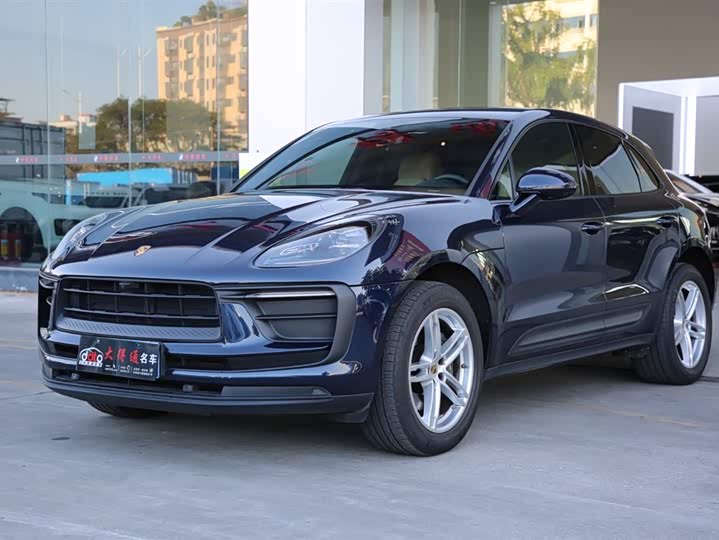 Фото 1 - Porsche Macan