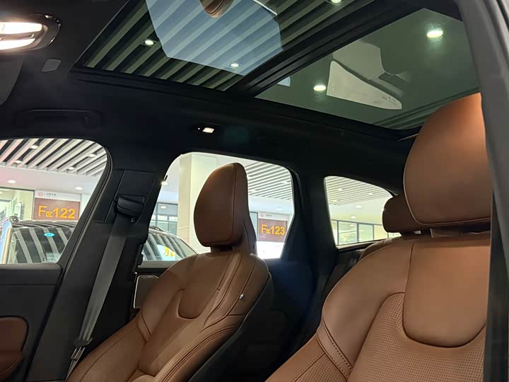 Фото 5 - Volvo XC60 Hybrid