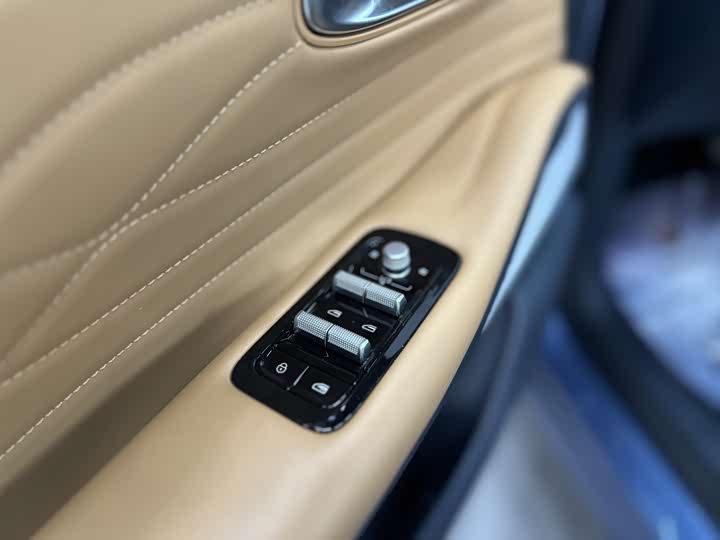 Фото 6 - Geely Galaxy Starship 7