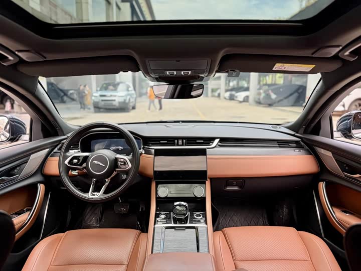 Фото 4 - Jaguar XF L