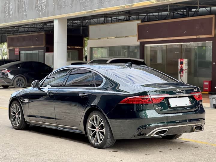 Фото 7 - Jaguar XF L