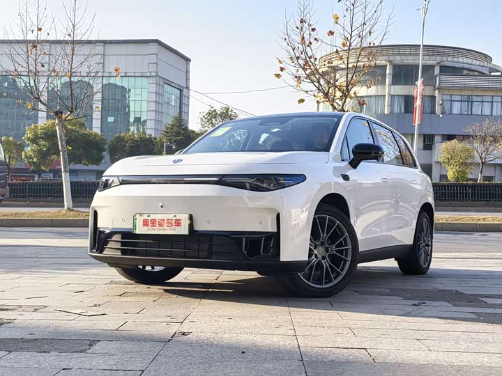 Фото 1 - Leapmotor C10