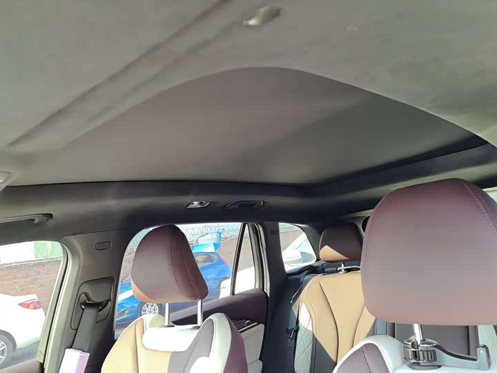 Фото 9 - Geely Monjaro