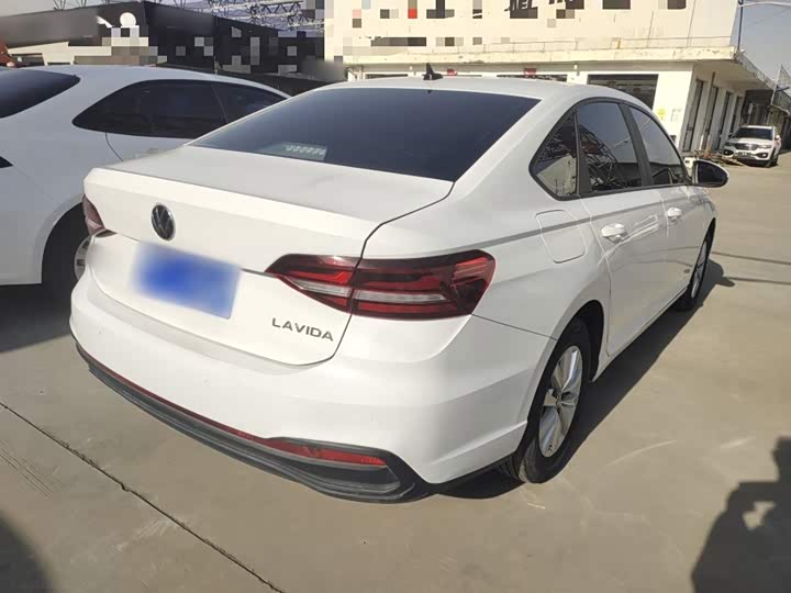 Фото 7 - Volkswagen Lavida