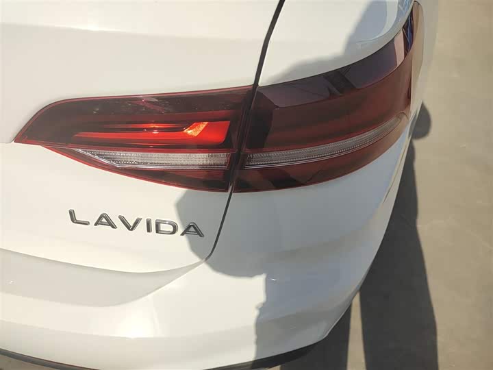 Фото 8 - Volkswagen Lavida