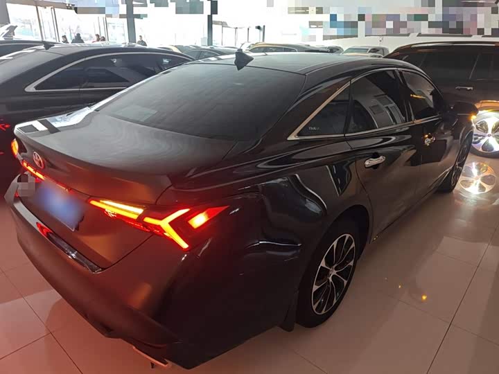 Фото 7 - Toyota Avalon