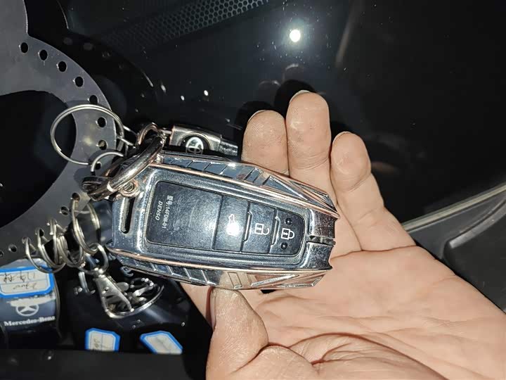 Фото 9 - Toyota Avalon