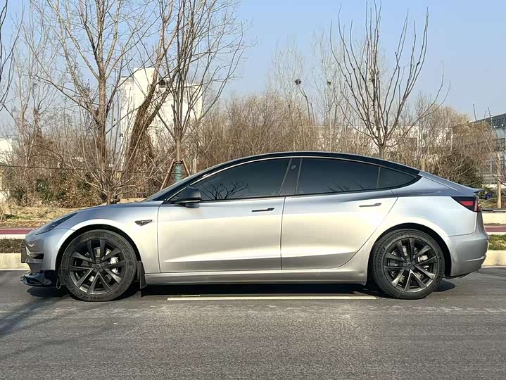 Фото 7 - Tesla Model 3