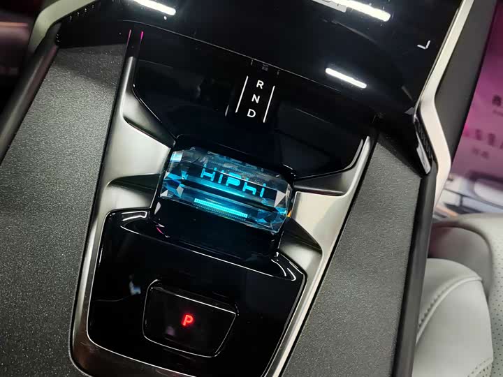 Фото 9 - HiPhi Z