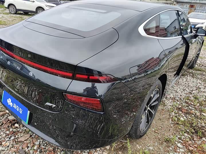 Фото 3 - XPeng P7