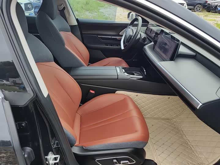 Фото 8 - XPeng P7