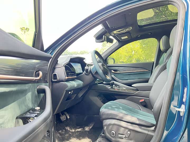 Фото 5 - Geely Monjaro