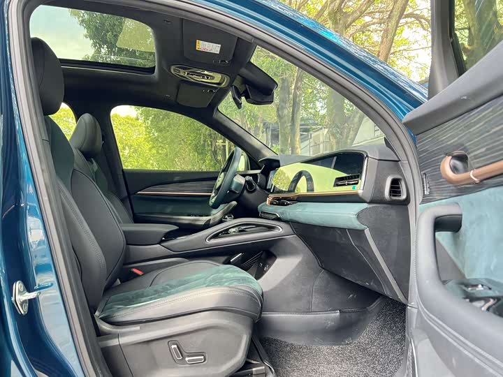 Фото 7 - Geely Monjaro