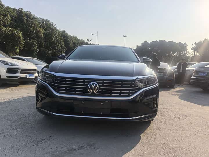 Фото 2 - Volkswagen Passat