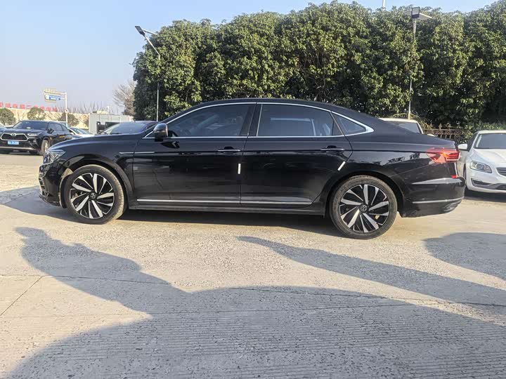 Фото 4 - Volkswagen Passat