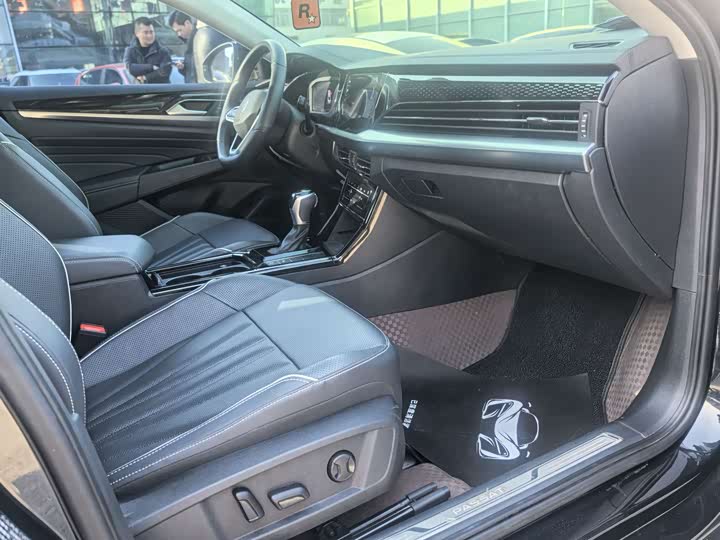 Фото 9 - Volkswagen Passat