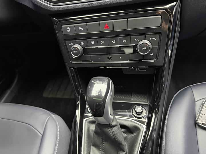 Фото 4 - Volkswagen Tharu