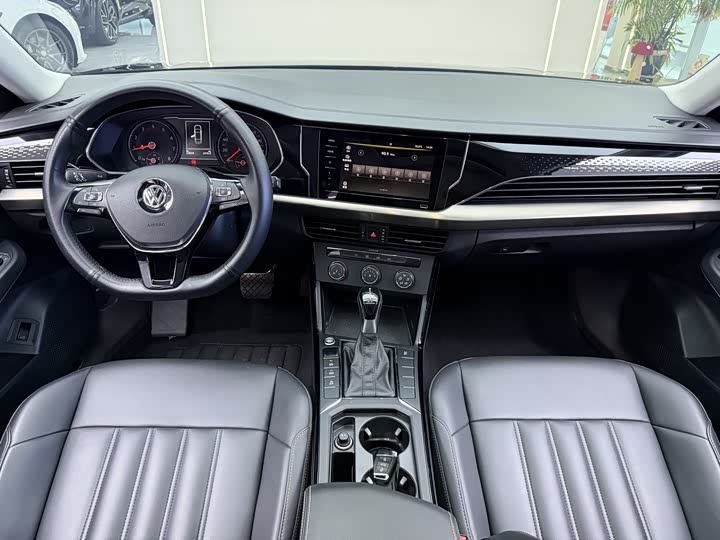 Фото 5 - Volkswagen Passat