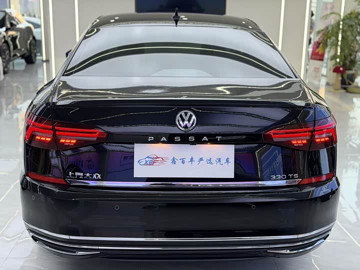 Фото 9 - Volkswagen Passat