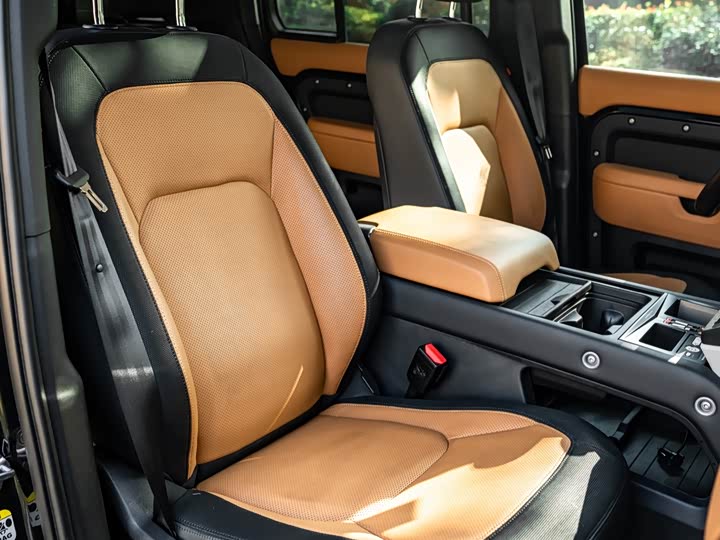 Фото 8 - Land Rover Defender