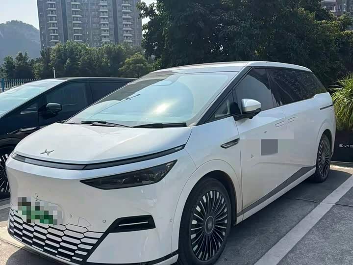 Фото 1 - XPeng X9