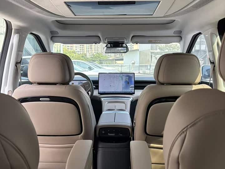 Фото 3 - XPeng X9