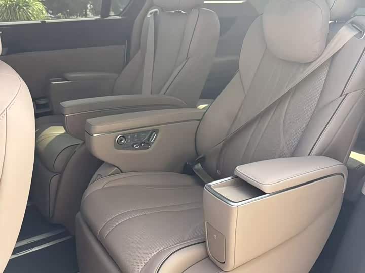 Фото 4 - XPeng X9