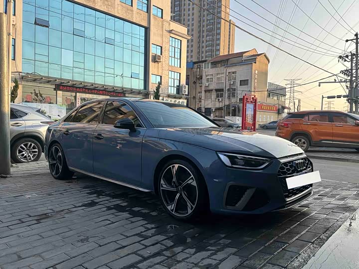 Фото 3 - Audi A4L