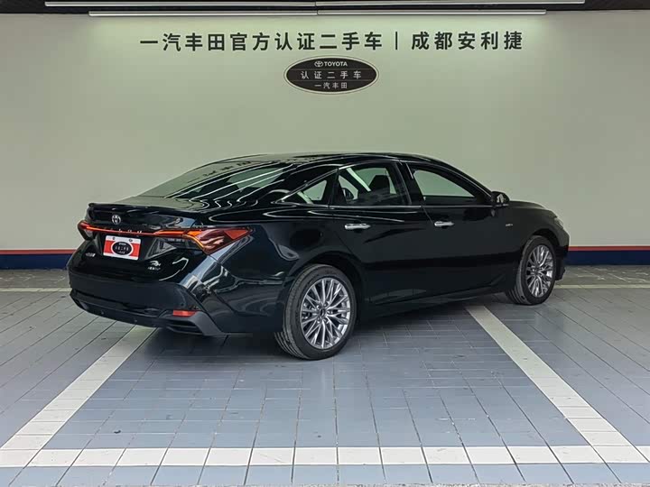 Фото 3 - Toyota Avalon