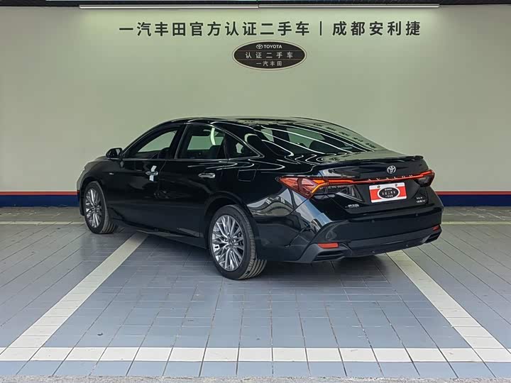 Фото 4 - Toyota Avalon