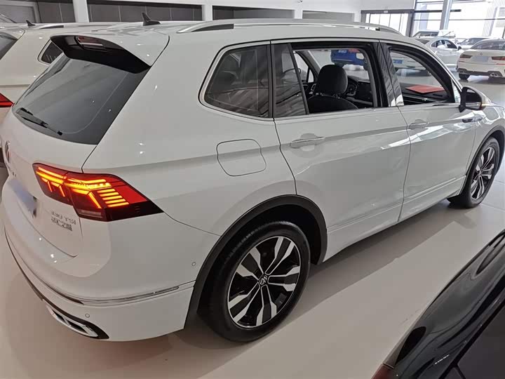 Фото 7 - Volkswagen Tiguan L Pro