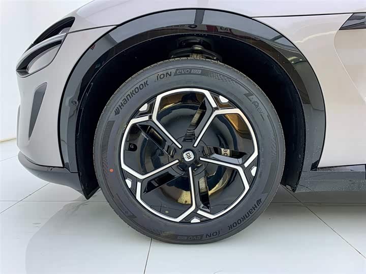 Фото 6 - Xiaomi YU7