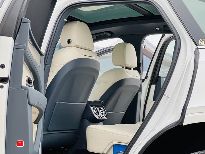 Фото 5 - Bentley Bentayga