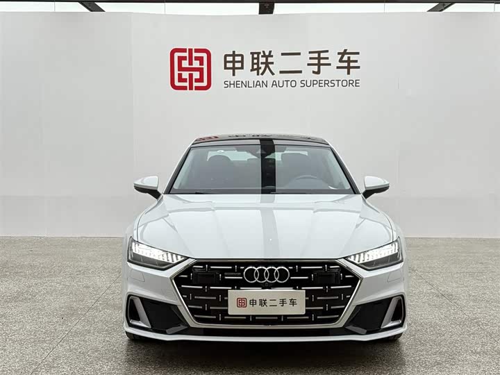 Фото 2 - Audi A7L