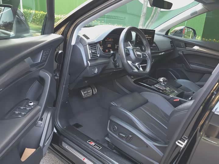 Фото 6 - Audi Q5L