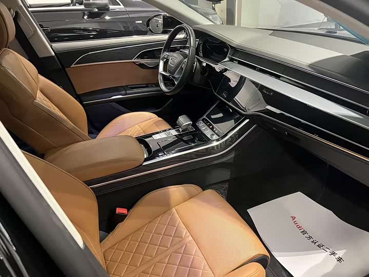 Фото 6 - Audi A8