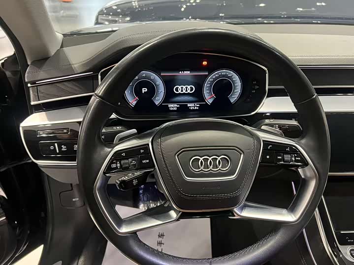 Фото 7 - Audi A8