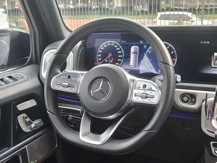 Фото 7 - Mercedes-Benz G-Class