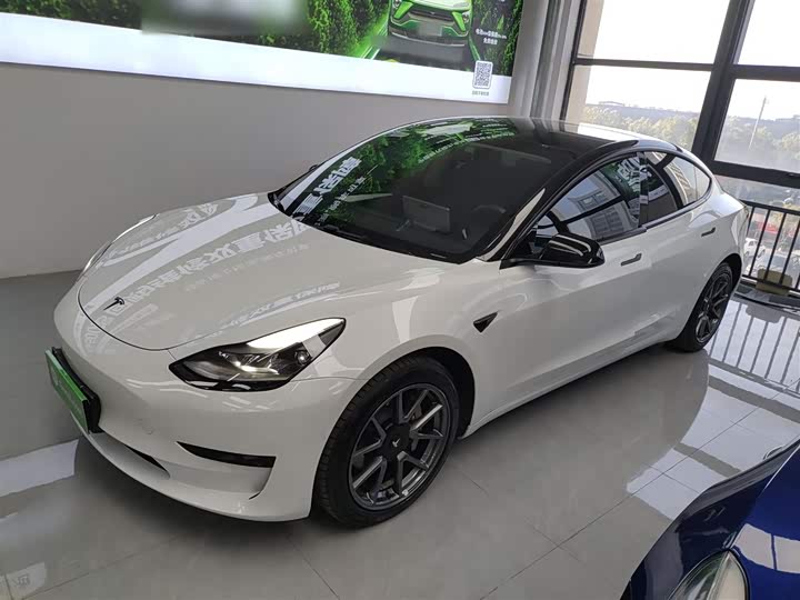 Фото 5 - Tesla Model 3