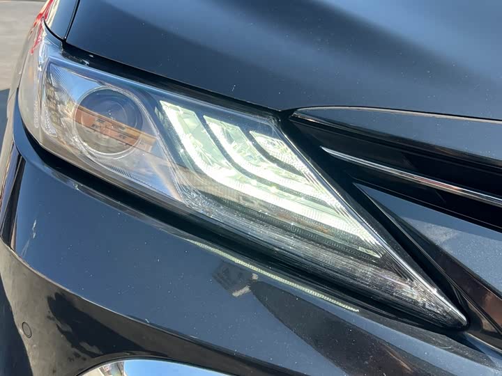 Фото 3 - Toyota Camry