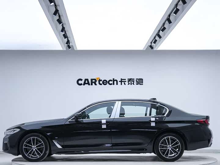 Фото 3 - BMW 5 Series