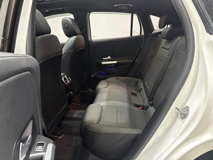 Фото 9 - Mercedes-Benz GLA-Class