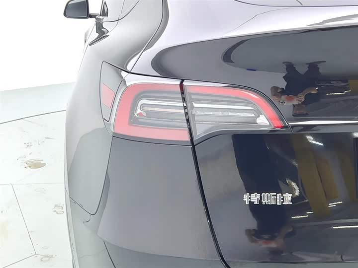 Фото 8 - Tesla Model Y