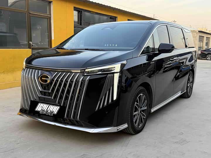 Фото 1 - GAC Trumpchi M8