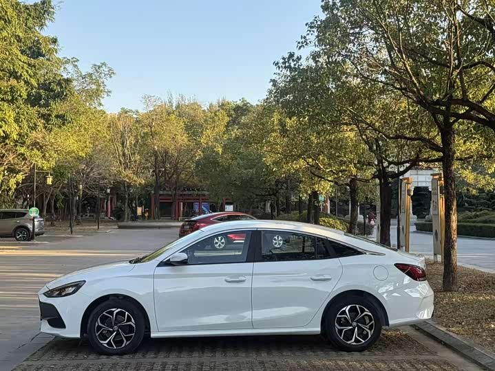 Фото 4 - MG Motor 5