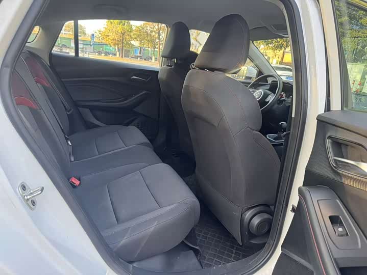 Фото 7 - MG Motor 5