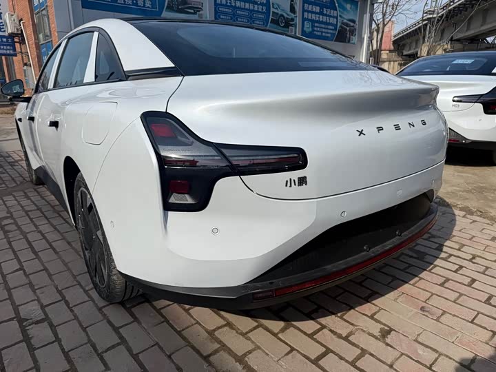 Фото 6 - XPeng Mona M03